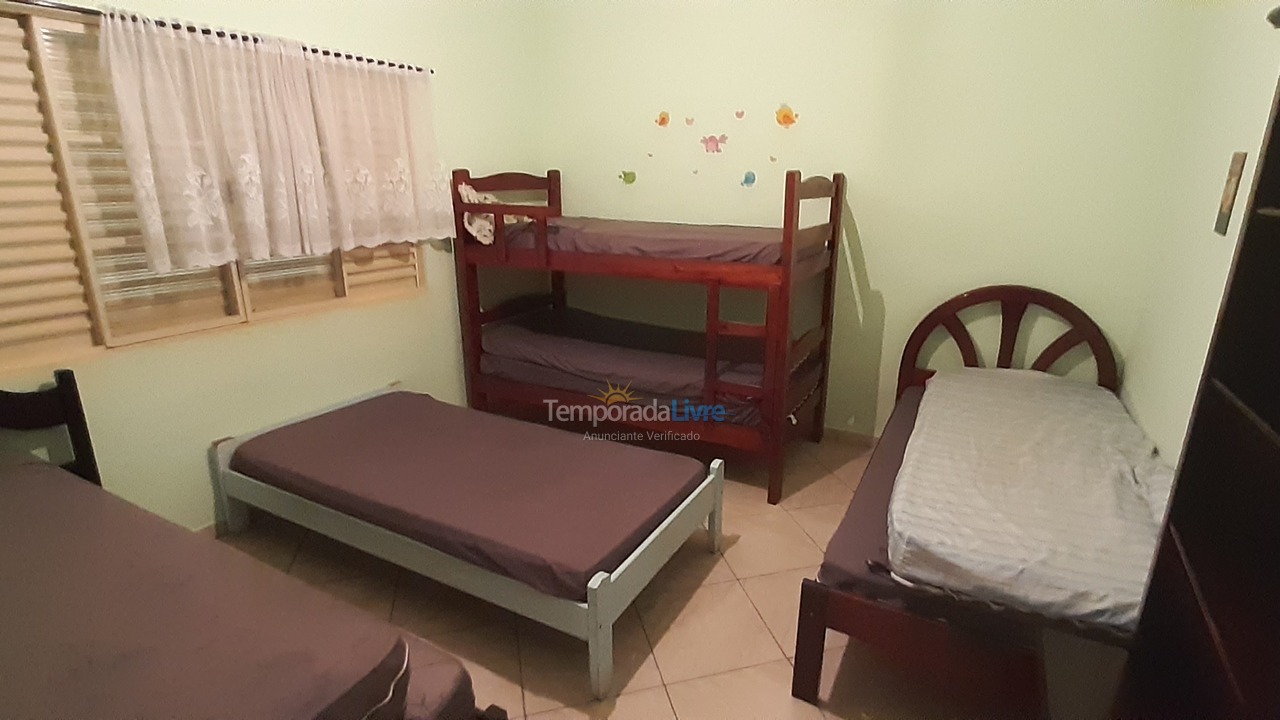 Granja para alquiler de vacaciones em Araçoiaba da Serra (Jd Colonial 1)