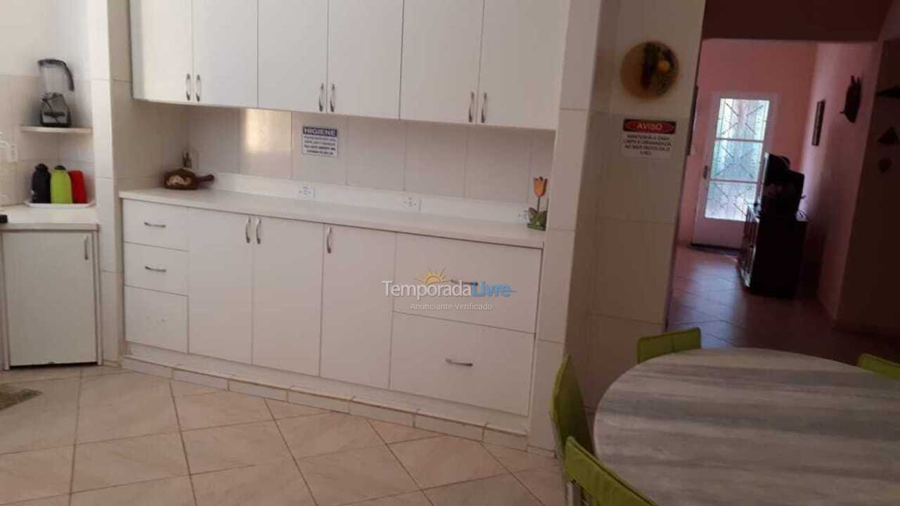 Granja para alquiler de vacaciones em Araçoiaba da Serra (Jd Colonial 1)