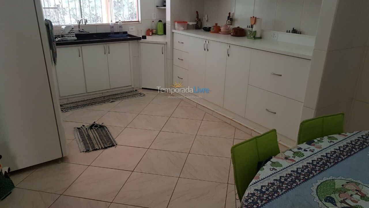 Granja para alquiler de vacaciones em Araçoiaba da Serra (Jd Colonial 1)