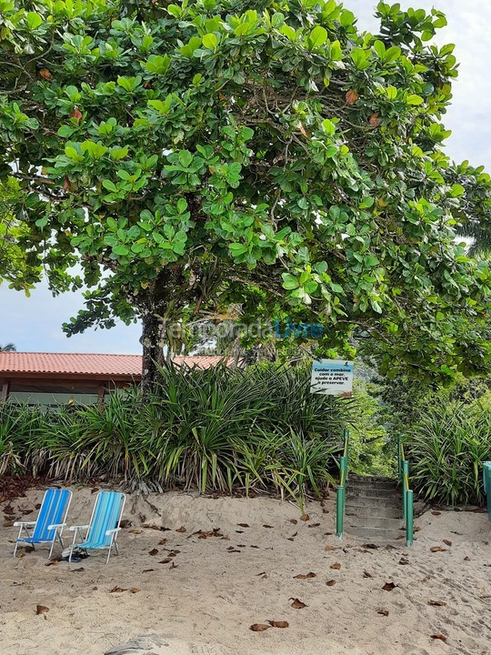 Casa para alquiler de vacaciones em Ubatuba (Praia do Lázaro)