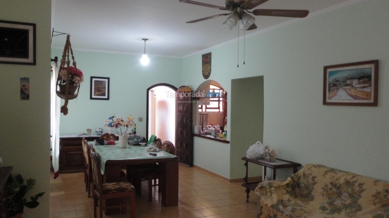 Casa para aluguel de temporada em Peruíbe (Estancia São José)