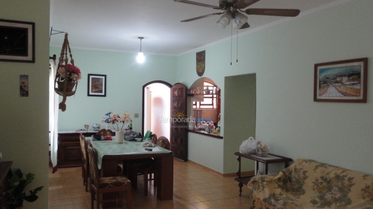 Casa para aluguel de temporada em Peruíbe (Estancia São José)