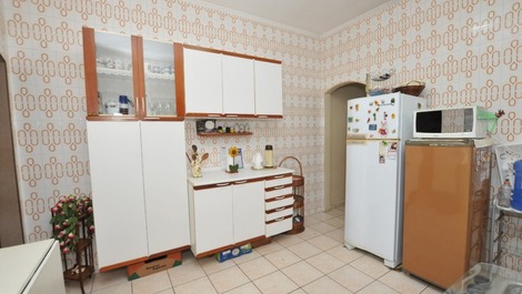 House in Aviação 100mts from the beach