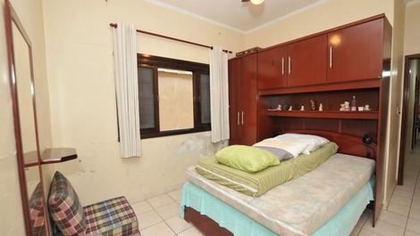 House in Aviação 100mts from the beach