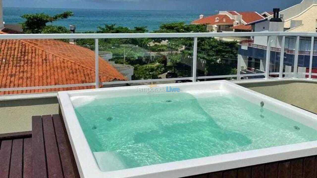 Apartamento para aluguel de temporada em Florianópolis (Praia Brava)