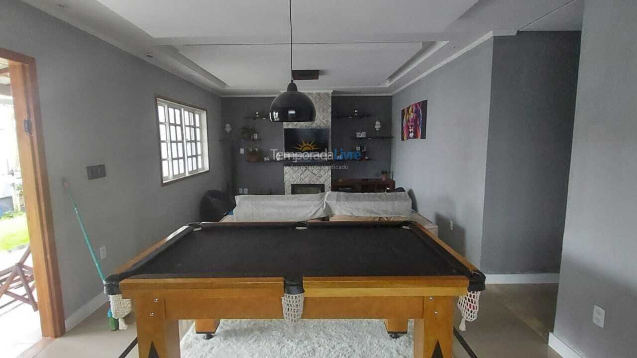 Casa para aluguel de temporada em Cabo Frio (Unamar)