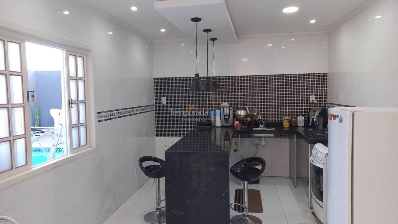 Casa para aluguel de temporada em Cabo Frio (Unamar)