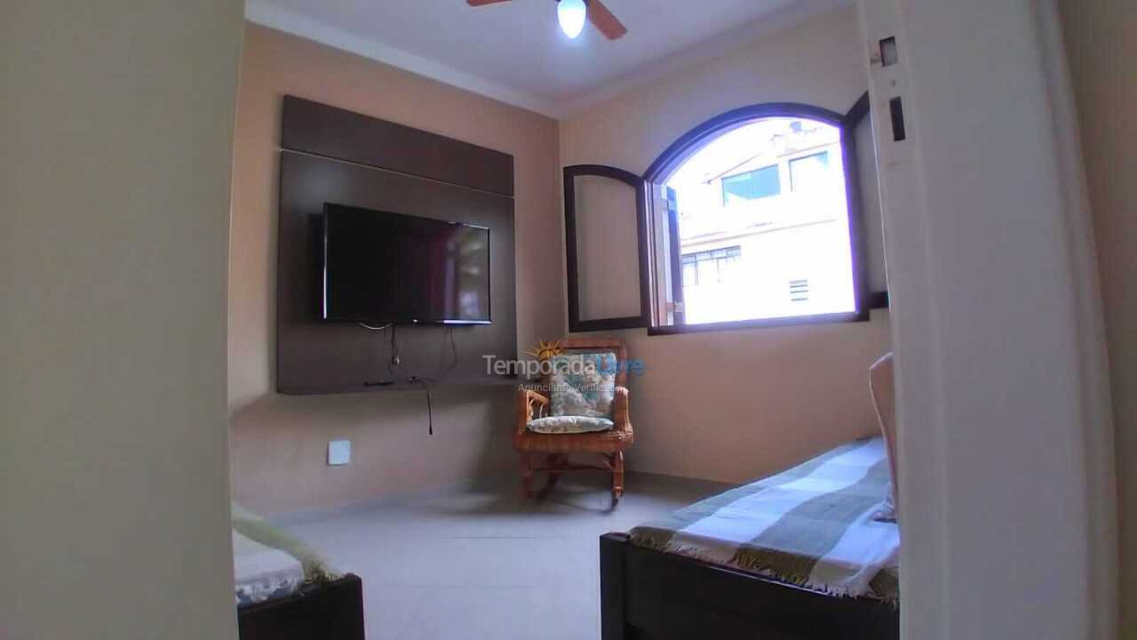 Apartamento para aluguel de temporada em Guarujá (Enseada)
