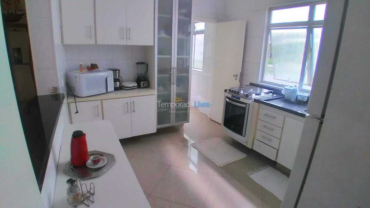 Apartamento para aluguel de temporada em Guarujá (Enseada)