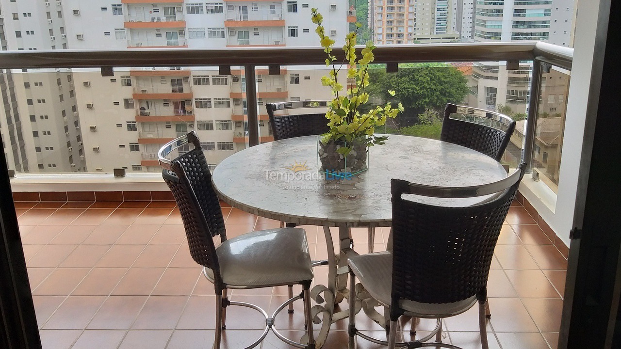 Apartment for vacation rental in Guarujá (Pitangueiras)