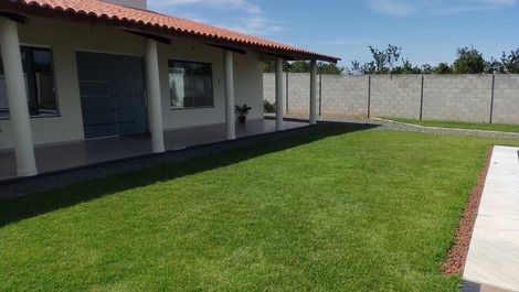 Gramado frente varanda