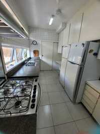 Whale beach house for rent