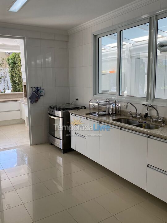 House for vacation rental in São Sebastião (Praia da Baleia)