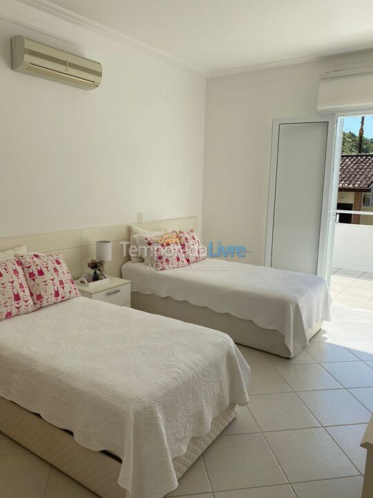 House for vacation rental in São Sebastião (Praia da Baleia)
