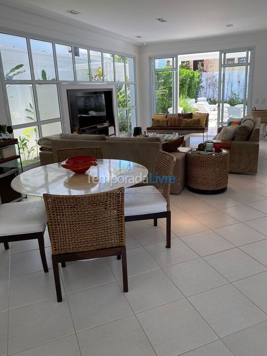 House for vacation rental in São Sebastião (Praia da Baleia)