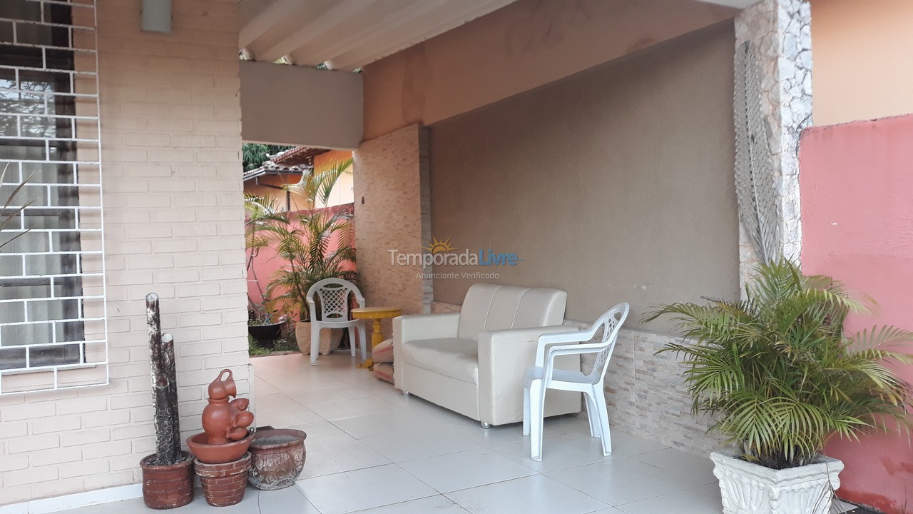 Casa para alquiler de vacaciones em Rio das Ostras (Centro)