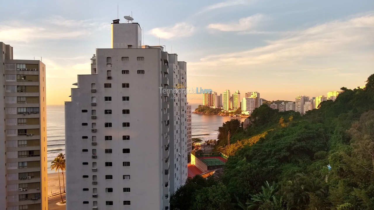 Apartamento para aluguel de temporada em Guarujá (Pitangueiras)