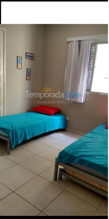 Apartamento para aluguel de temporada em Guarujá (Pitangueiras)