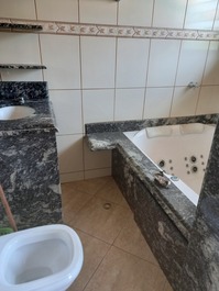 House on the site available for rent in Joanópolis - SP