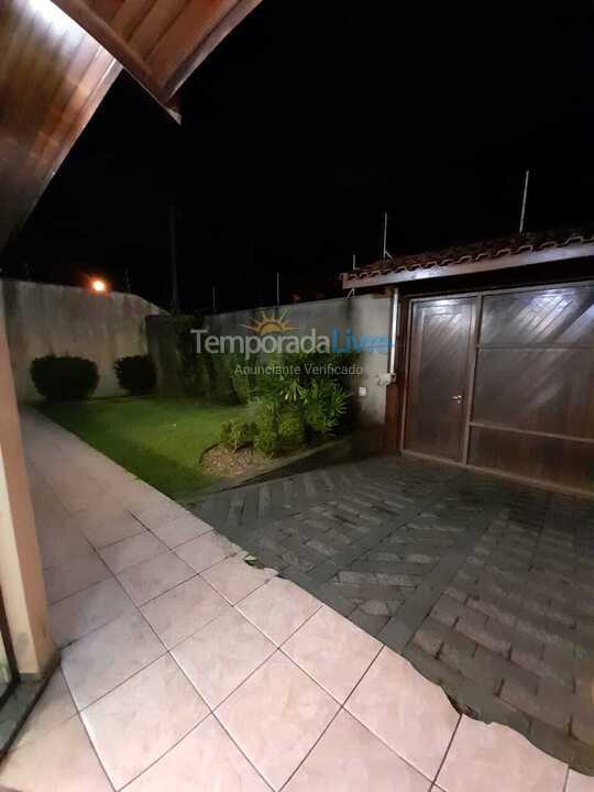 House for vacation rental in Peruíbe (Parque Turistico)