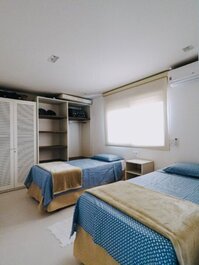 SEA VIEW - HIGH STANDARD HOUSE