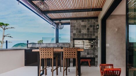 SEA VIEW - HIGH STANDARD HOUSE