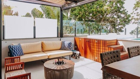 SEA VIEW - HIGH STANDARD HOUSE