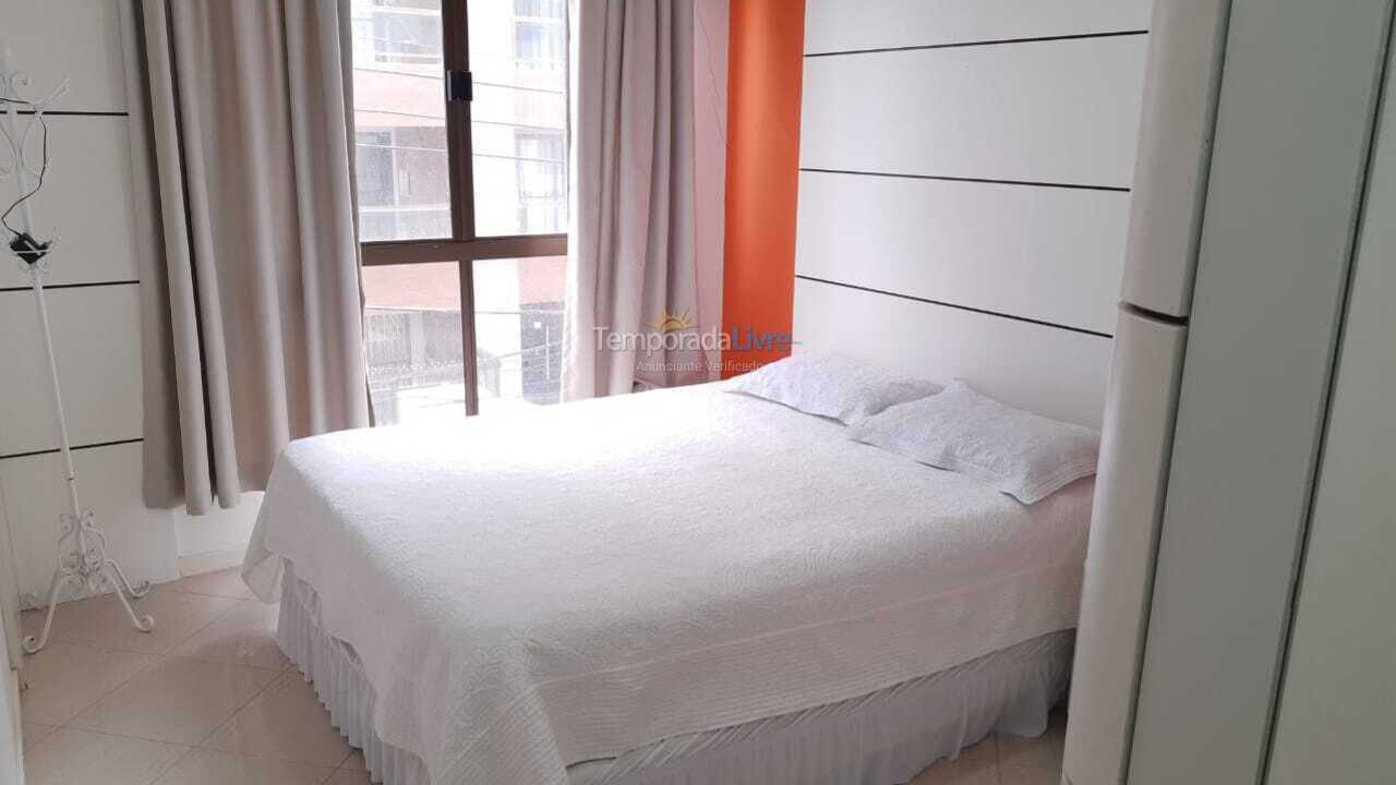 Apartamento para aluguel de temporada em Itapema (Meia Praia)