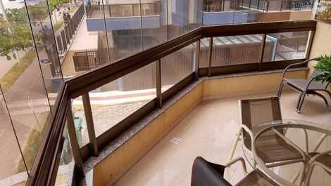 Vista da sacada para o mar