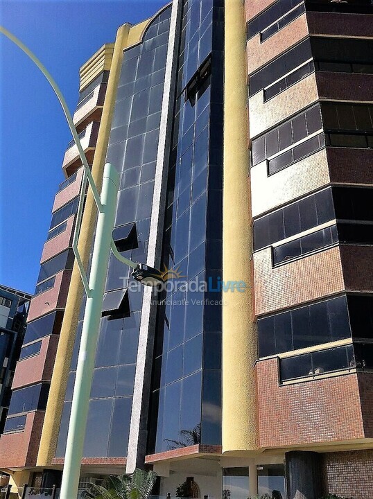 Apartamento para aluguel de temporada em Itapema (Meia Praia)