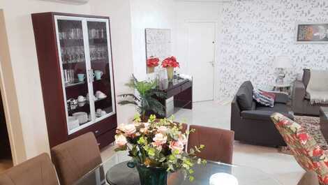 Sala com 2 ambientes com tv e wi-fi