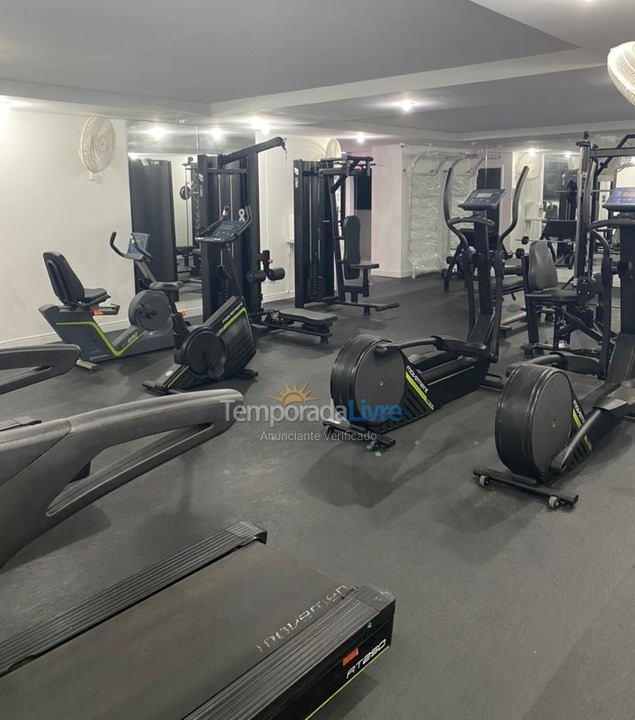 Apartamento para aluguel de temporada em Guarujá (Pitangueiras)