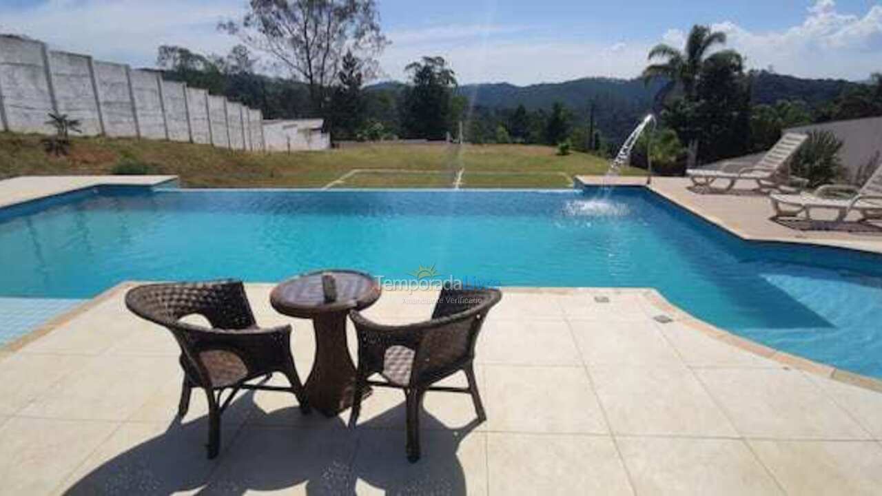 Granja para alquiler de vacaciones em Suzano (Clube Dos Oficiais)