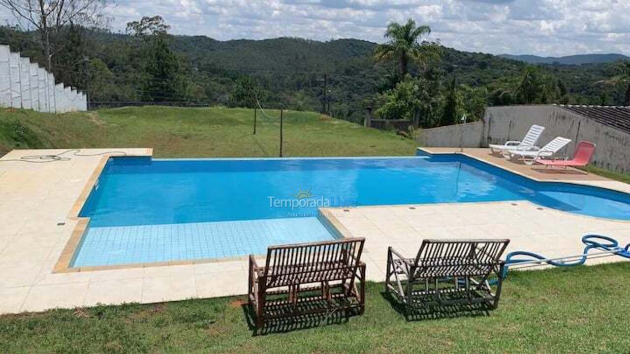 Granja para alquiler de vacaciones em Suzano (Clube Dos Oficiais)