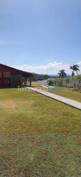 Granja para alquiler de vacaciones em Suzano (Clube Dos Oficiais)