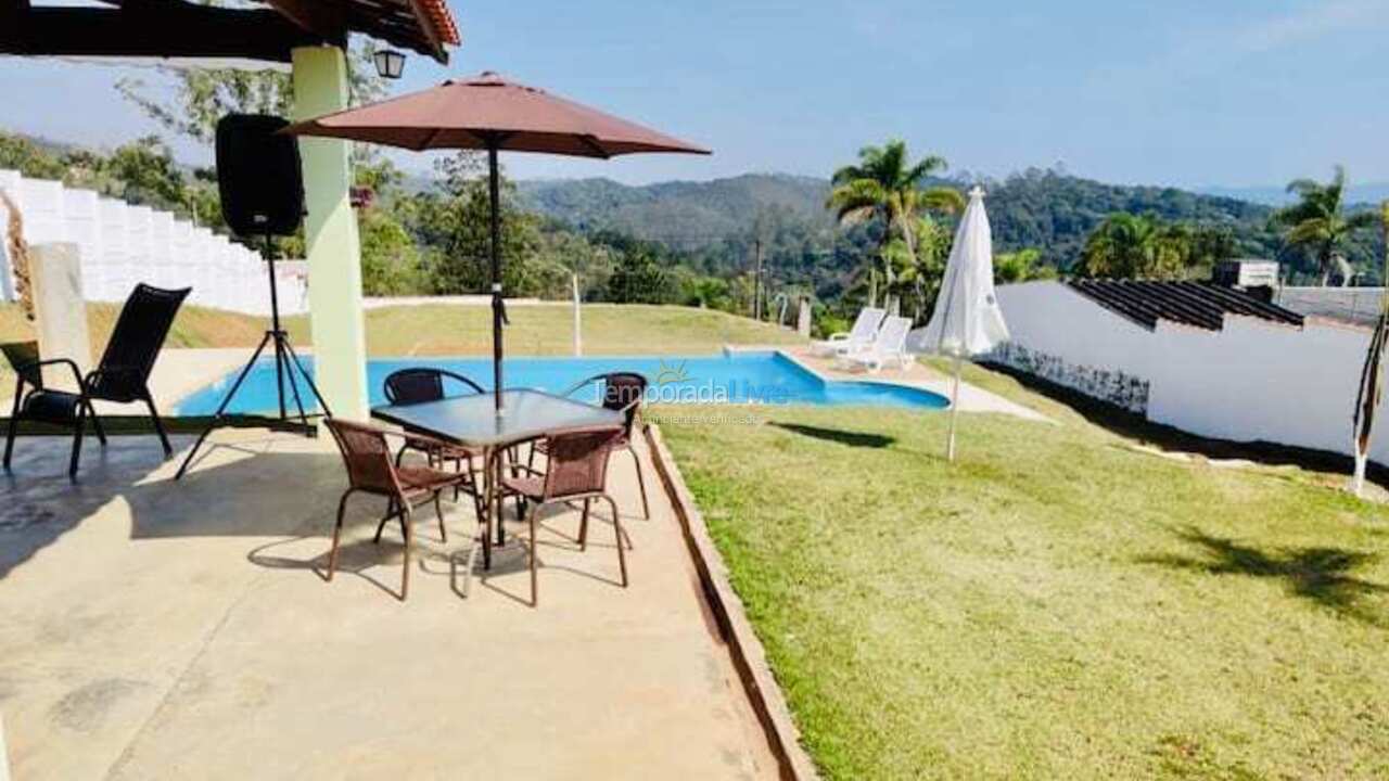 Granja para alquiler de vacaciones em Suzano (Clube Dos Oficiais)