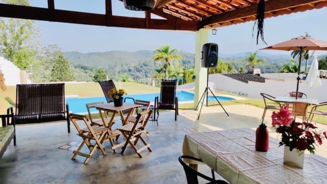 Granja para alquiler de vacaciones em Suzano (Clube Dos Oficiais)