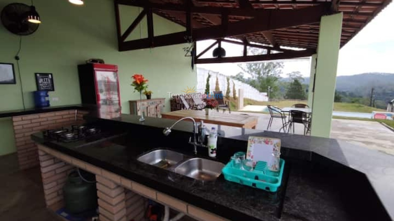 Granja para alquiler de vacaciones em Suzano (Clube Dos Oficiais)