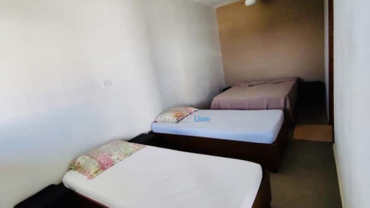 Granja para alquiler de vacaciones em Suzano (Clube Dos Oficiais)