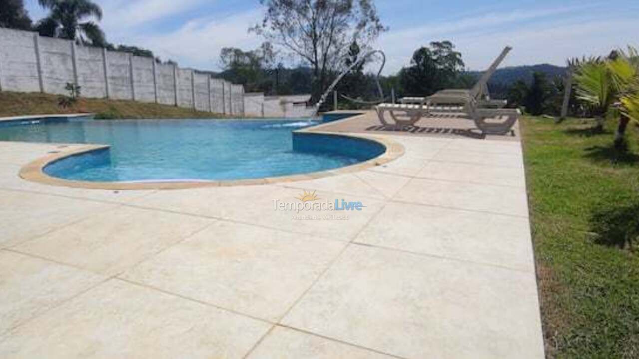 Granja para alquiler de vacaciones em Suzano (Clube Dos Oficiais)