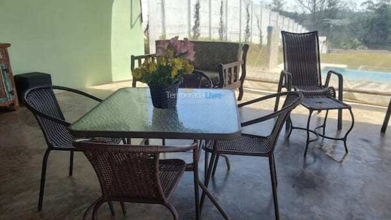 Granja para alquiler de vacaciones em Suzano (Clube Dos Oficiais)