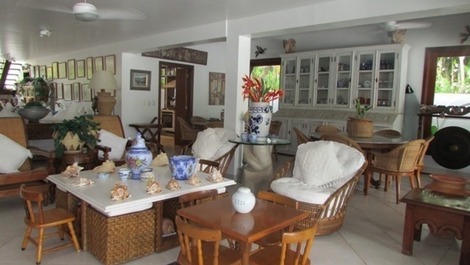 LOCAÇÃO PRAIA DA BALEIA PÉ NA AREIA