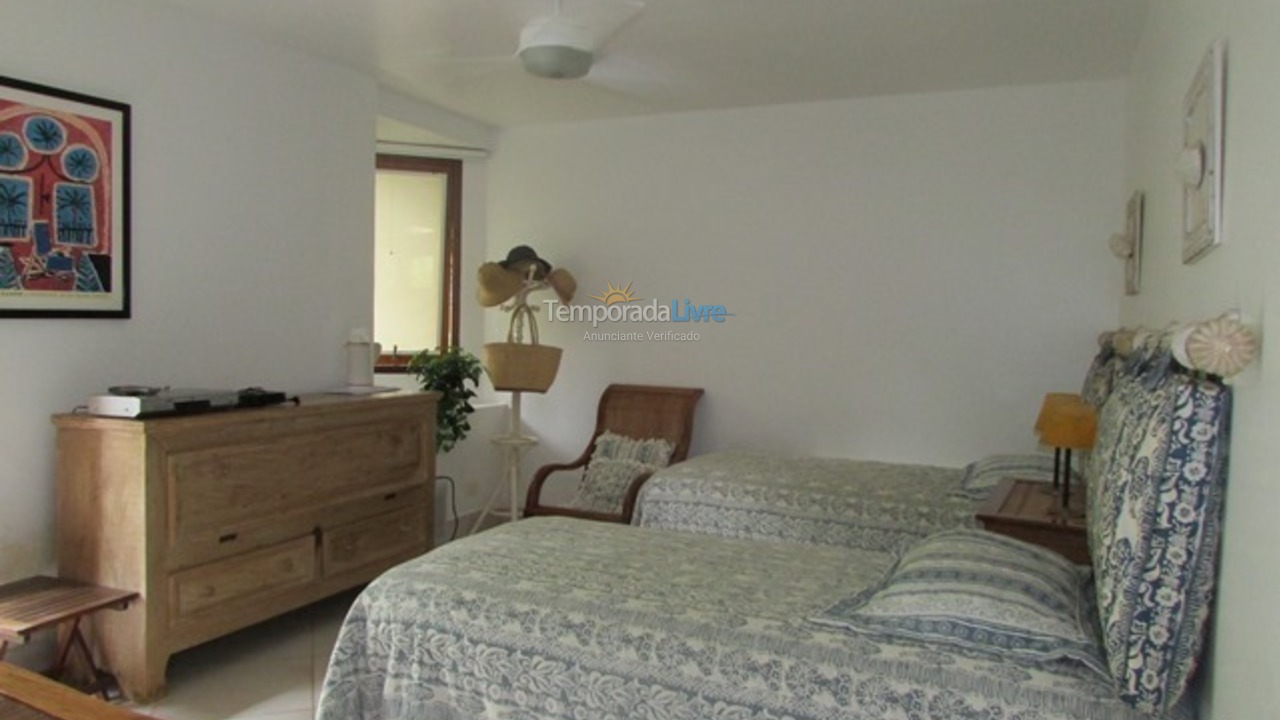 Casa para aluguel de temporada em São Sebastião (Praia da Baleia)