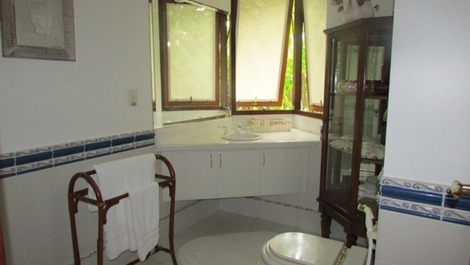 LOCAÇÃO PRAIA DA BALEIA PÉ NA AREIA