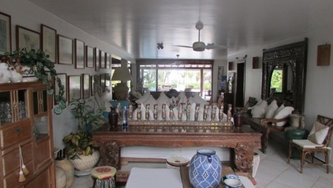 LOCAÇÃO PRAIA DA BALEIA PÉ NA AREIA