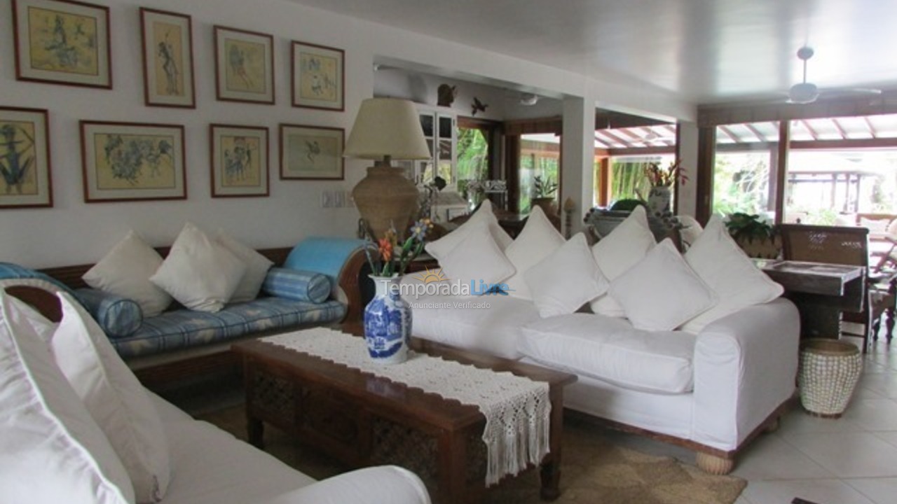 Casa para aluguel de temporada em São Sebastião (Praia da Baleia)