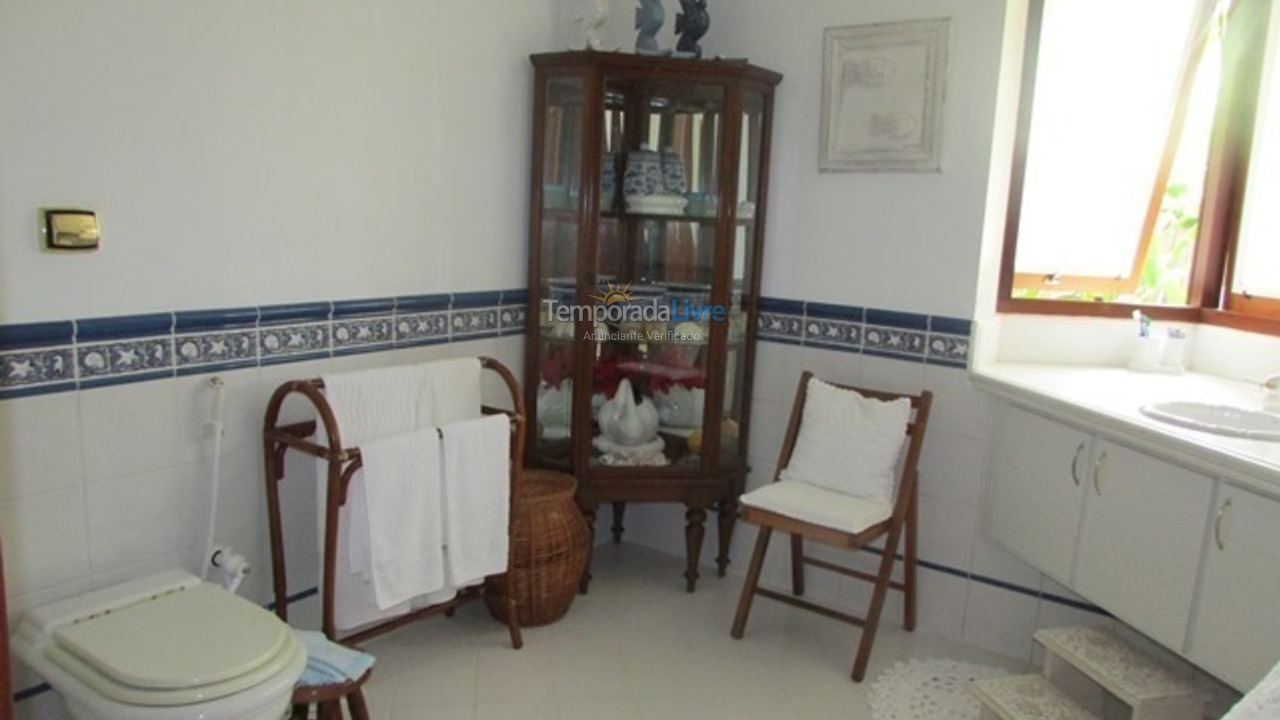 Casa para aluguel de temporada em São Sebastião (Praia da Baleia)