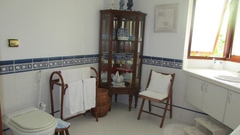 LOCAÇÃO PRAIA DA BALEIA PÉ NA AREIA