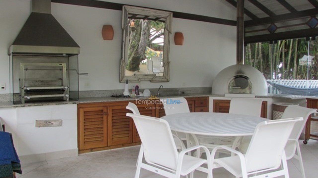 Casa para aluguel de temporada em São Sebastião (Praia da Baleia)