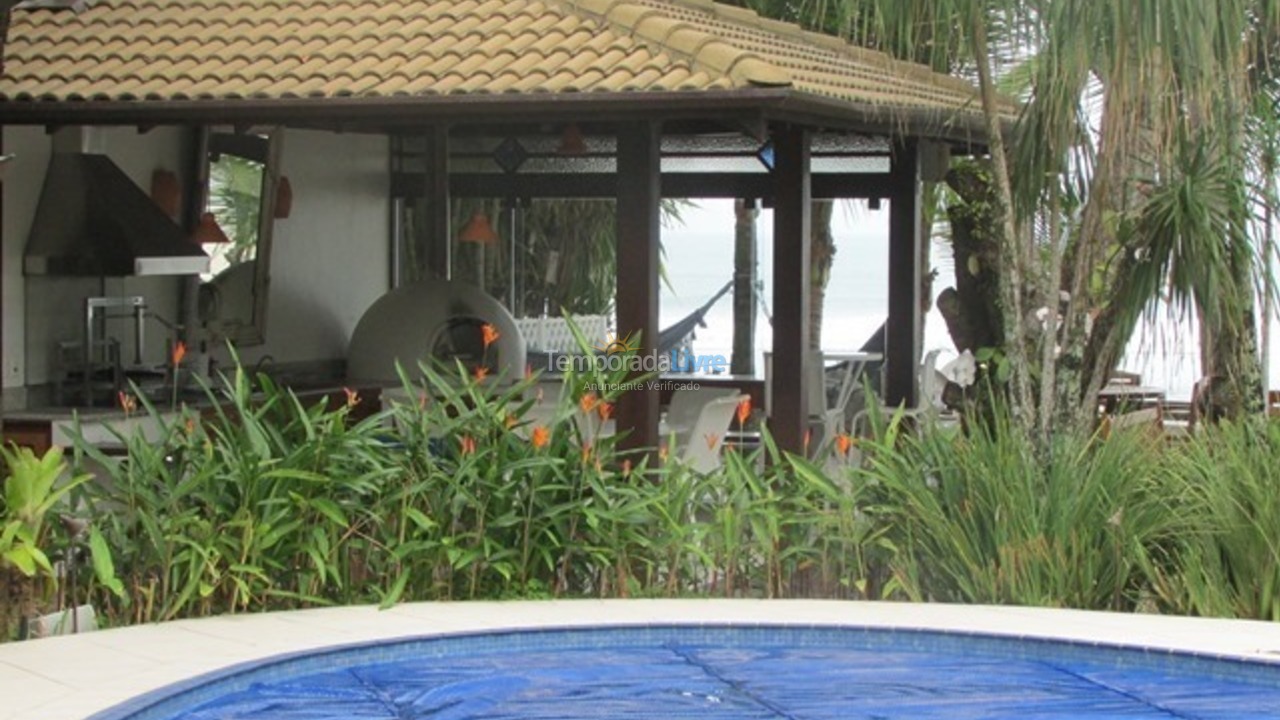Casa para aluguel de temporada em São Sebastião (Praia da Baleia)